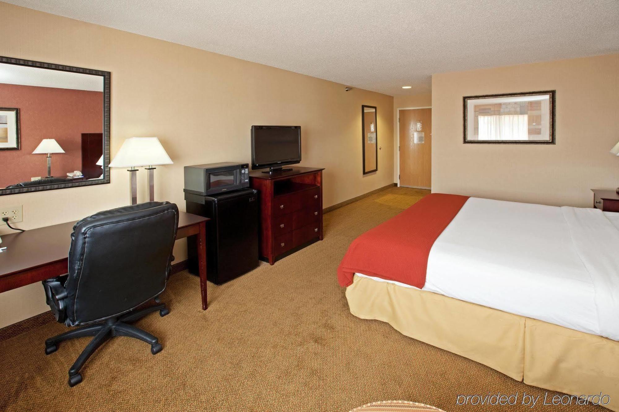 Holiday Inn Express Hotel & Suites Cincinnati-North/Sharonville Quarto foto