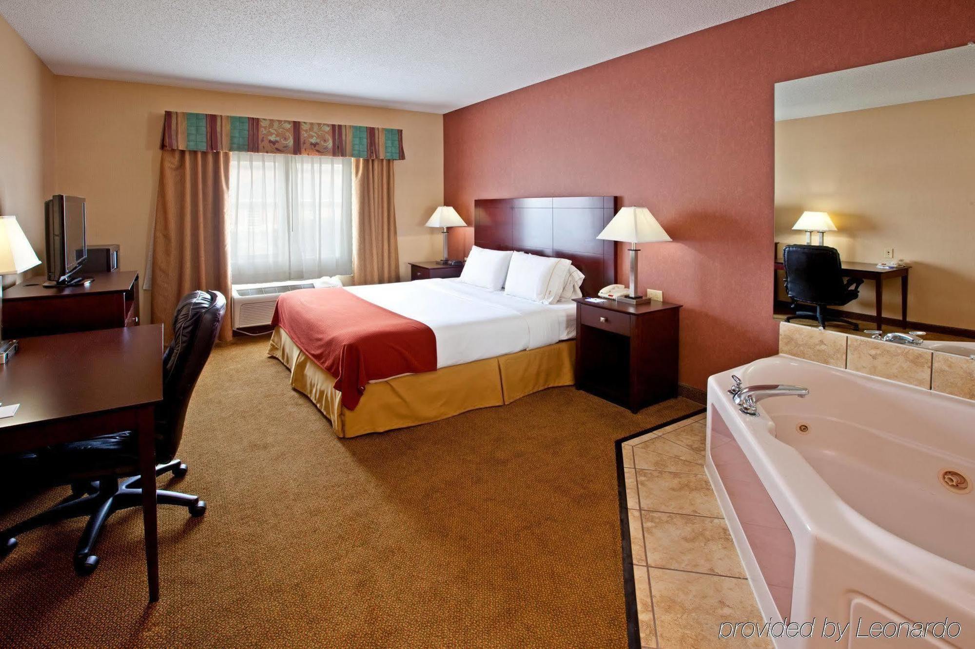 Holiday Inn Express Hotel & Suites Cincinnati-North/Sharonville Quarto foto